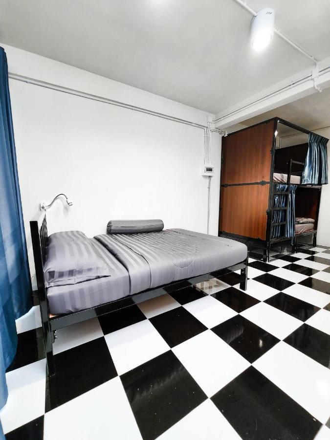 Noir Cafe And Hostel Chinatown Μπανγκόκ Εξωτερικό φωτογραφία
