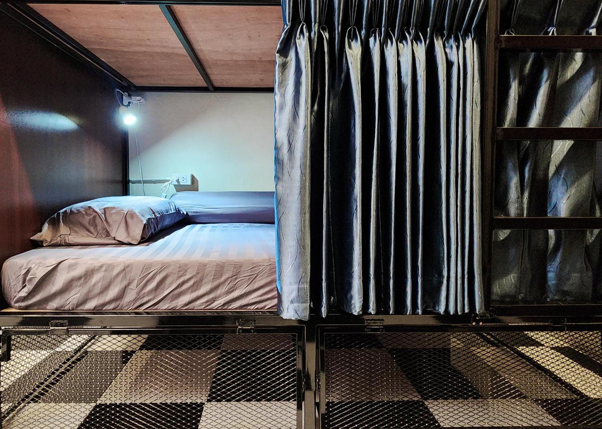Noir Cafe And Hostel Chinatown Μπανγκόκ Εξωτερικό φωτογραφία
