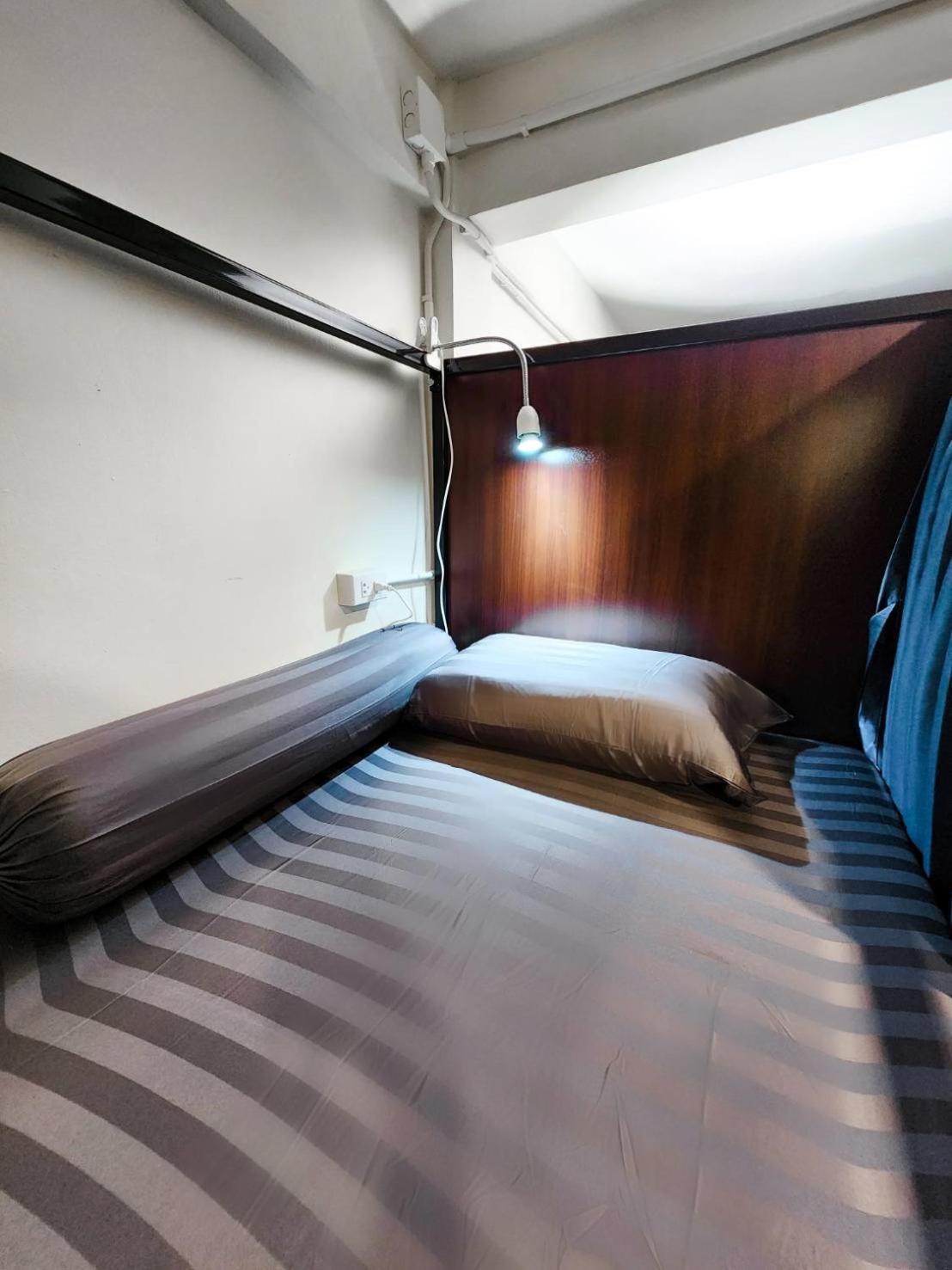 Noir Cafe And Hostel Chinatown Μπανγκόκ Εξωτερικό φωτογραφία